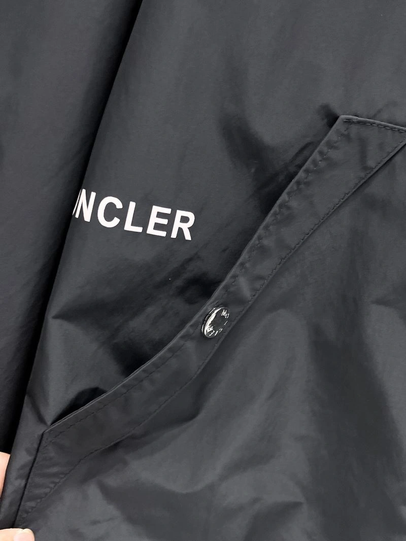 Moncler Outwear ZipUp 140720