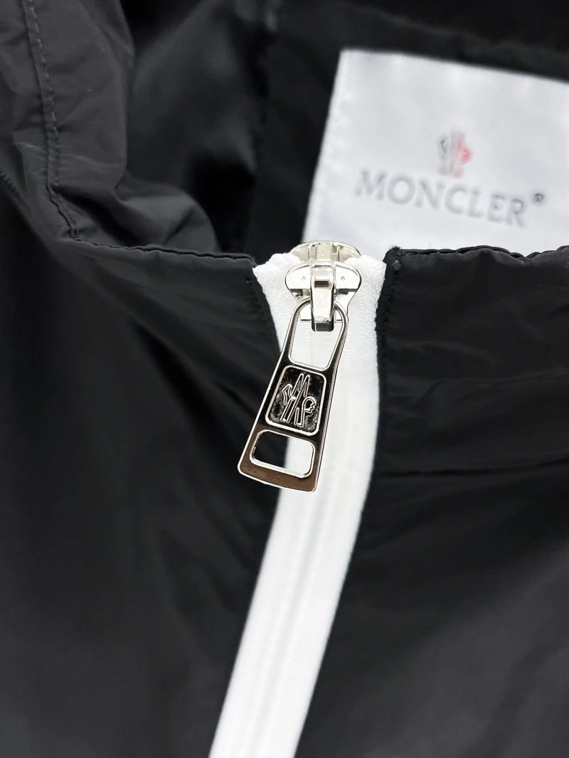 Moncler Outwear ZipUp 140720