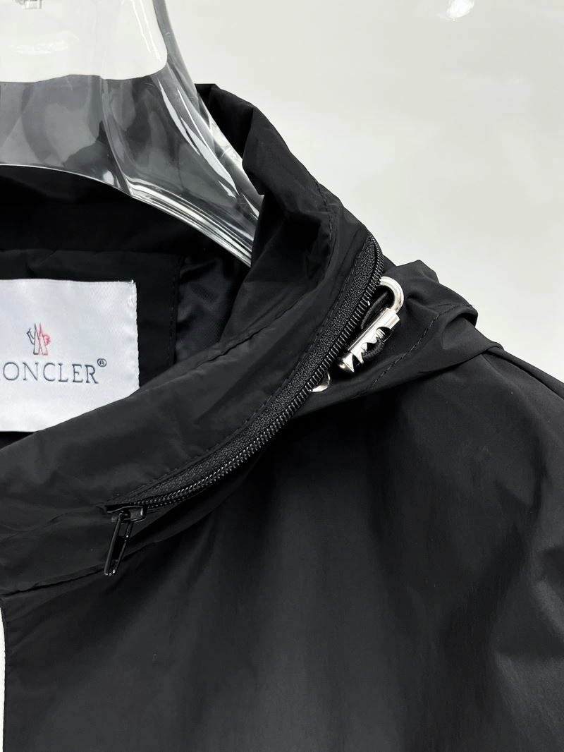Moncler Outwear ZipUp 140720