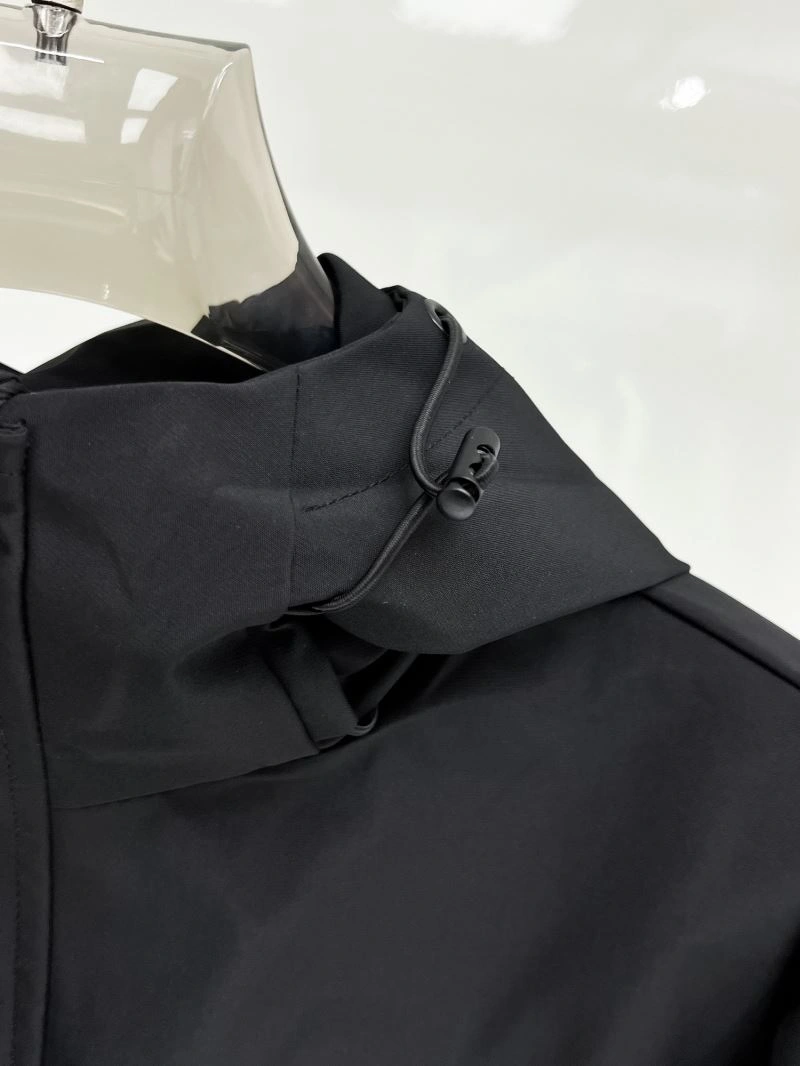 Moncler Outwear Elegant 140718
