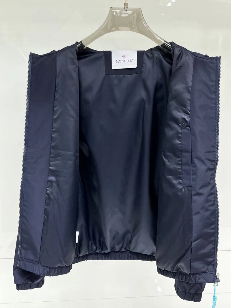 Moncler Outwear Compact 140711