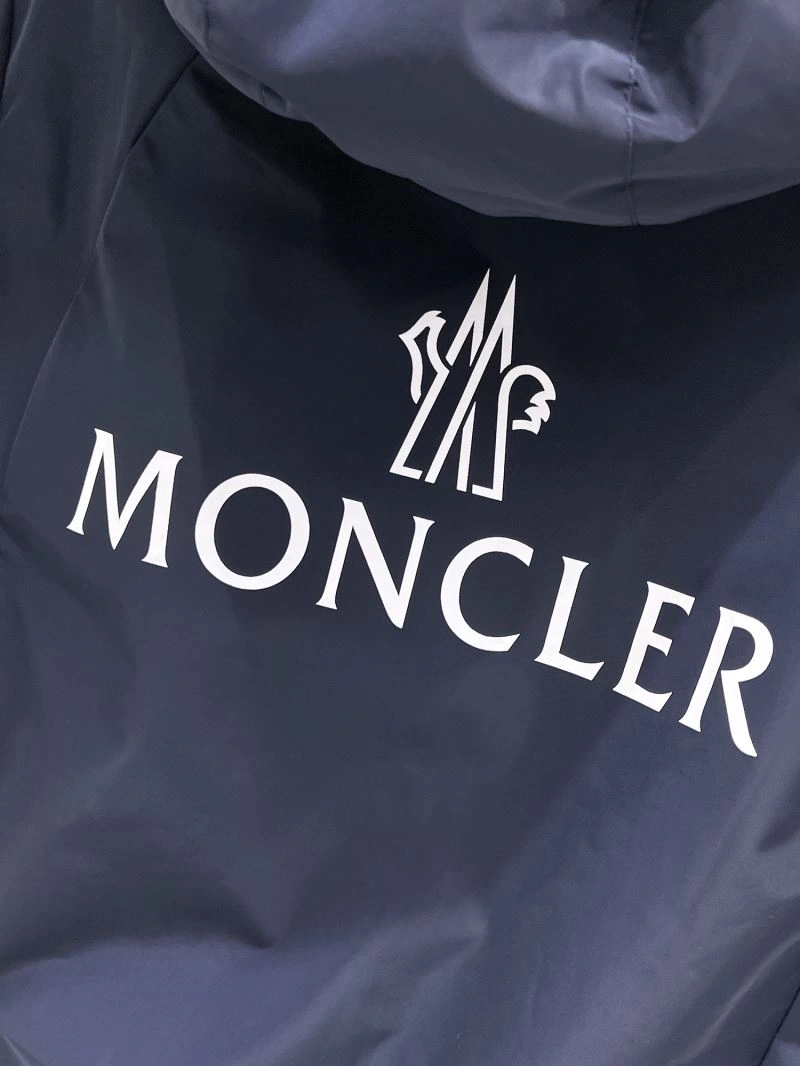 Moncler Outwear Compact 140711