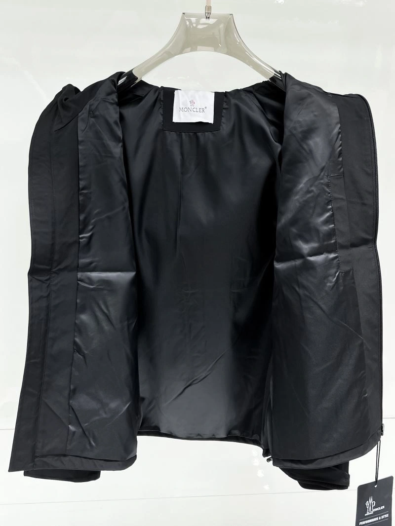 Moncler Outwear Youthful 140725