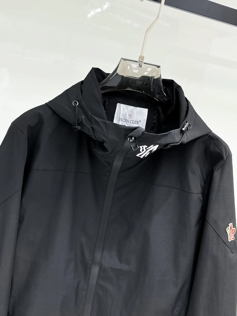 Moncler Outwear Youthful 140725