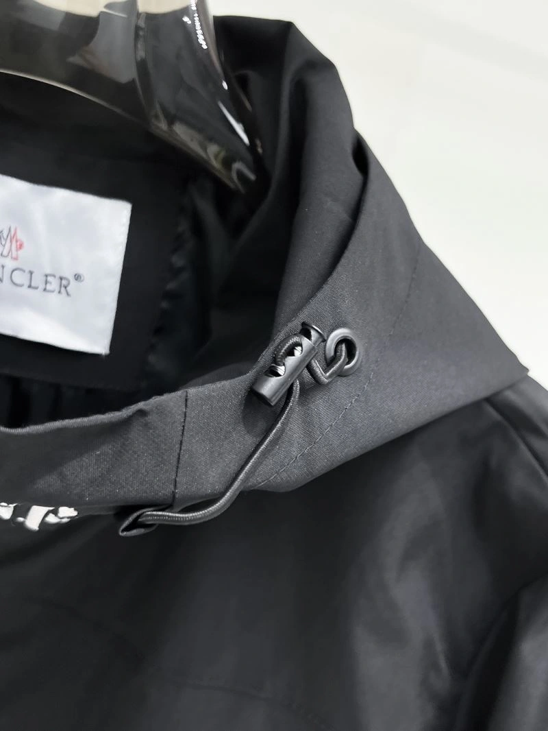 Moncler Outwear Youthful 140725