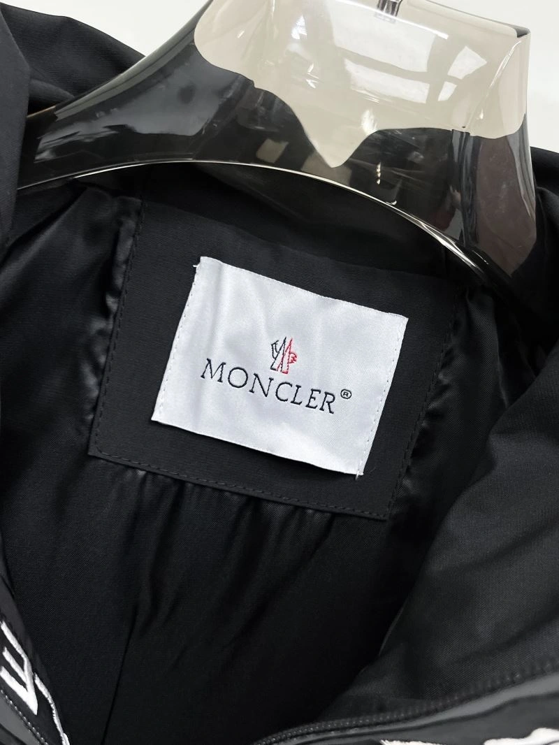 Moncler Outwear Youthful 140725