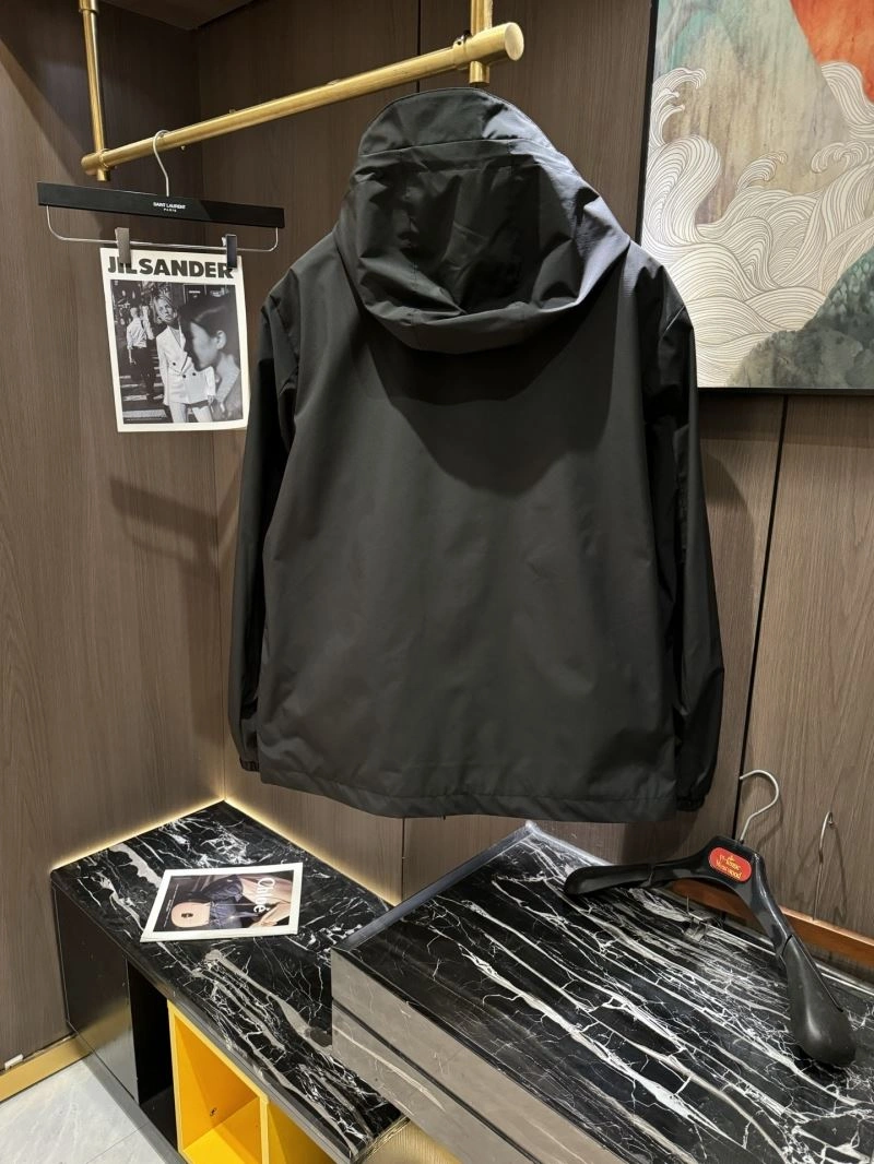 Moncler Outwear Sleek 140717