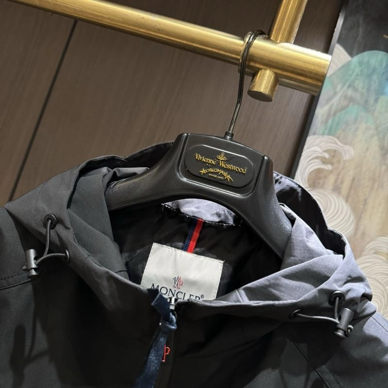 Moncler Outwear Sleek 140717