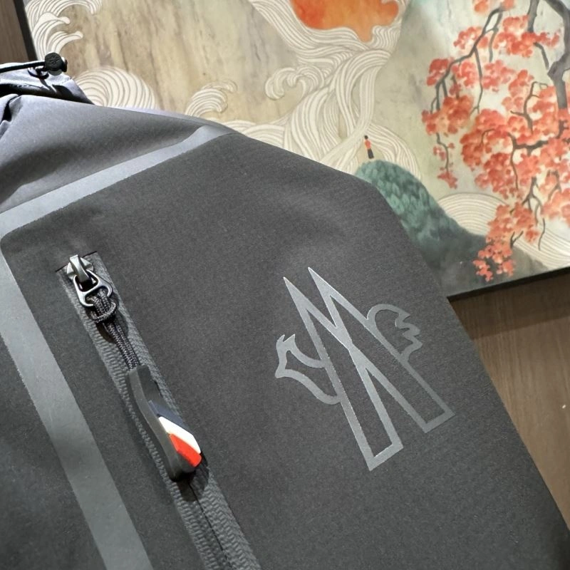 Moncler Outwear Sleek 140717
