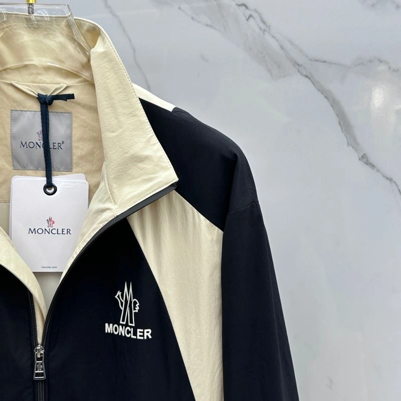 Moncler Outwear Chic 140703