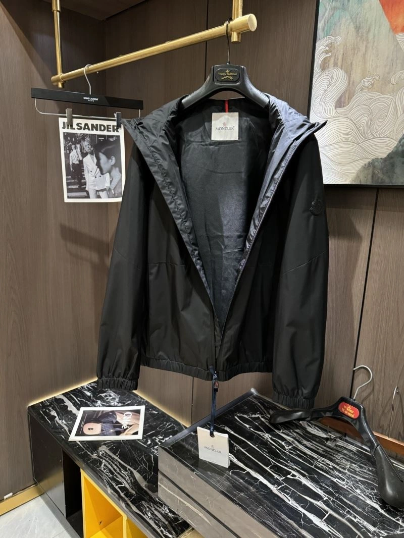 Moncler Outwear UrbanStyle 140697