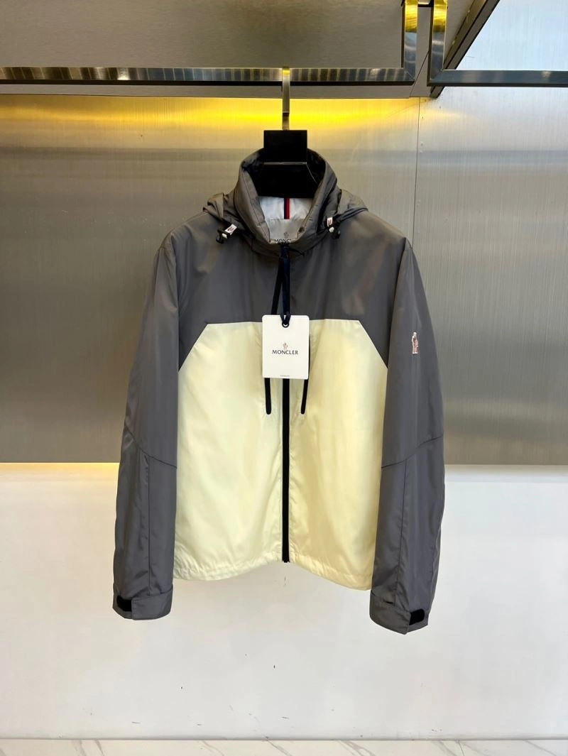 EyeCatching Moncler Outwear 140698