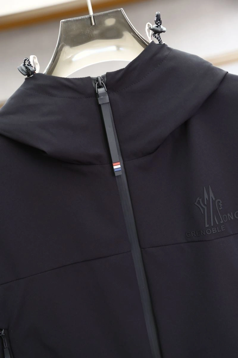 Youthful Moncler Outwear 140707