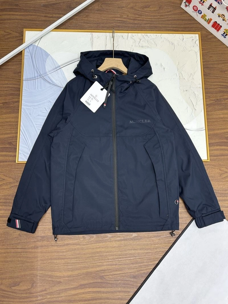 Elegant Moncler Outwear 140693