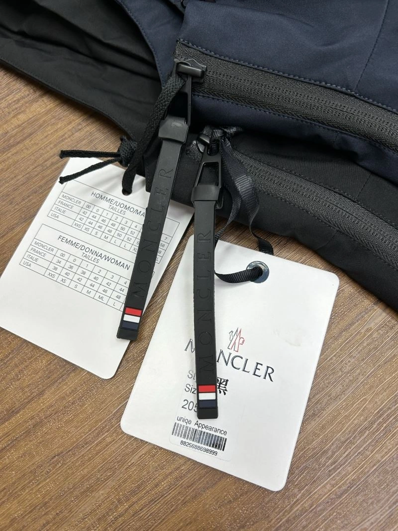 Elegant Moncler Outwear 140693