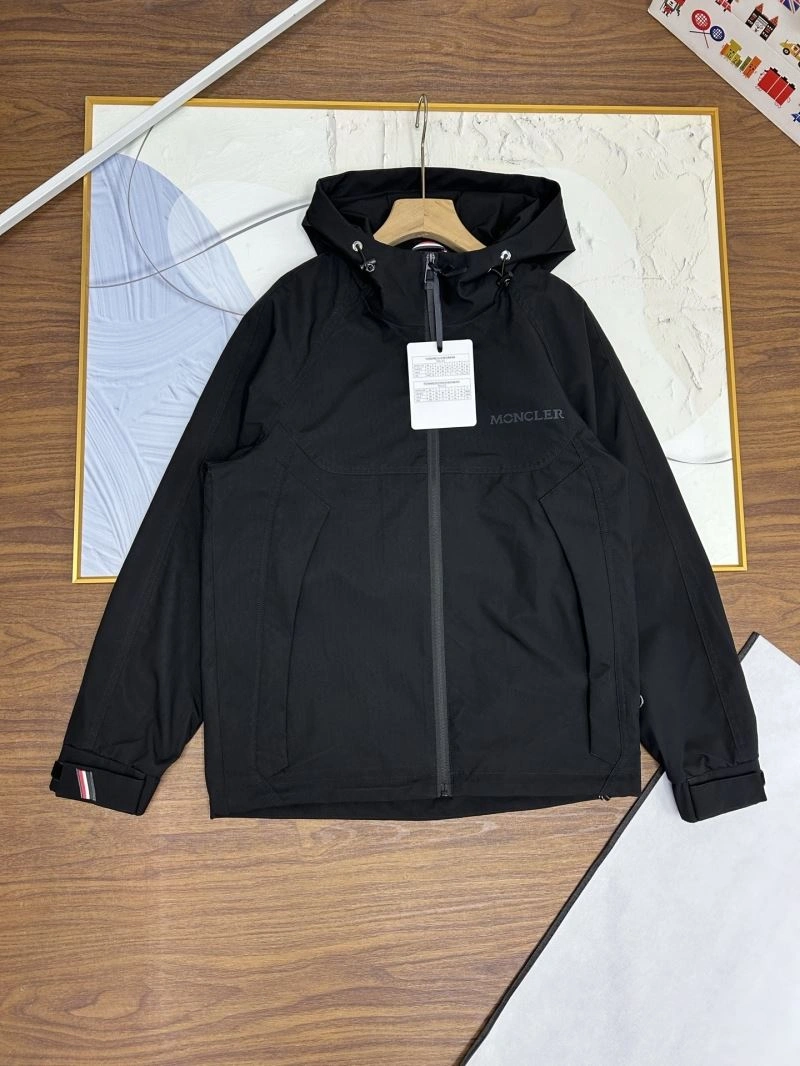 Elegant Moncler Outwear 140693