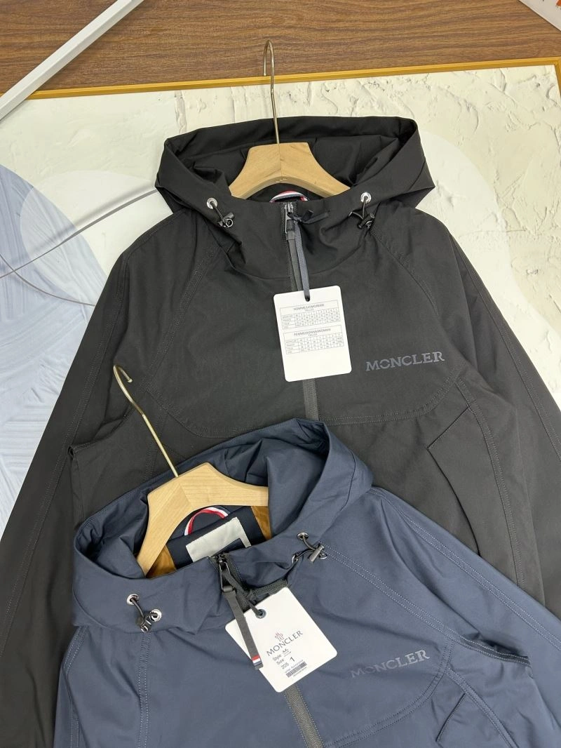 Elegant Moncler Outwear 140693