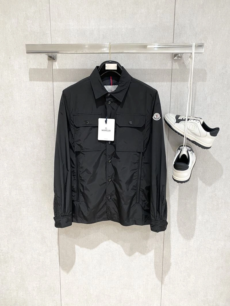 Moncler Outwear TimelessDesign 140677