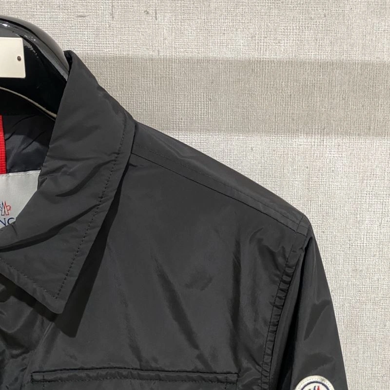 Moncler Outwear TimelessDesign 140677