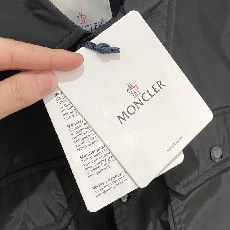 Moncler Outwear TimelessDesign 140677