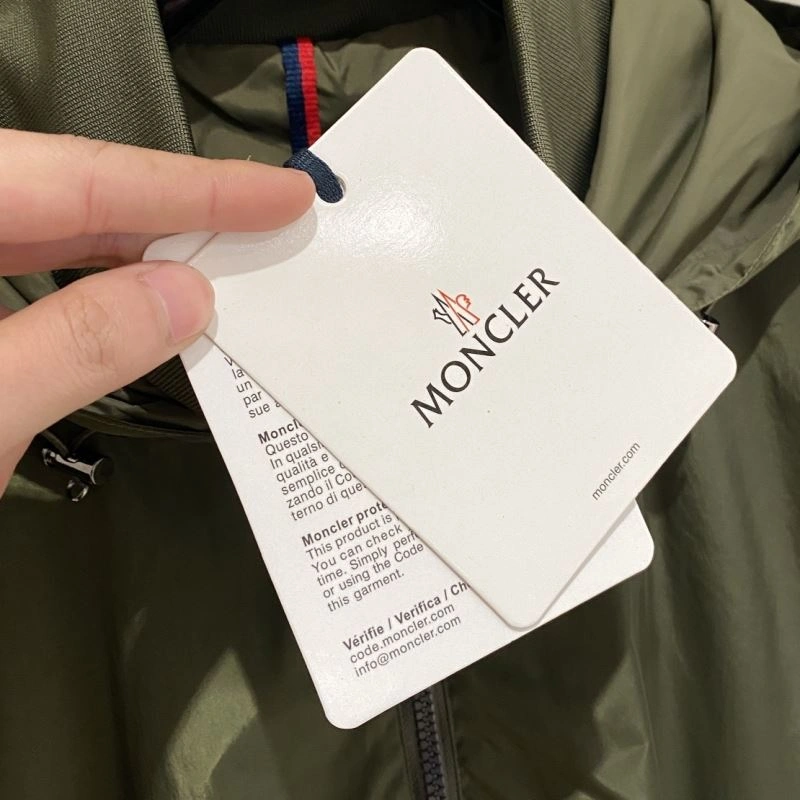 Durable Moncler Outwear 140684