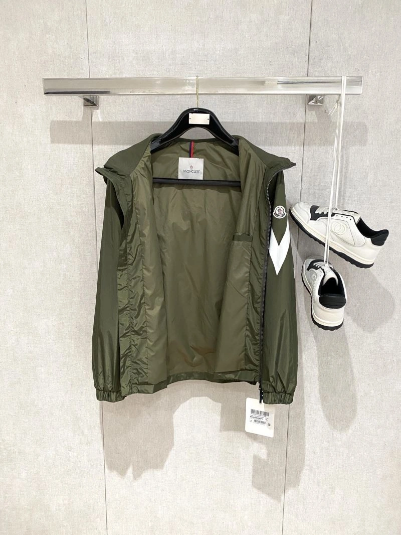 Durable Moncler Outwear 140684