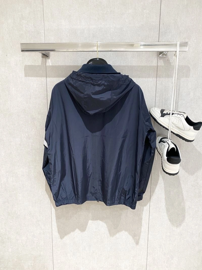 Moncler Outwear Versatile 140687