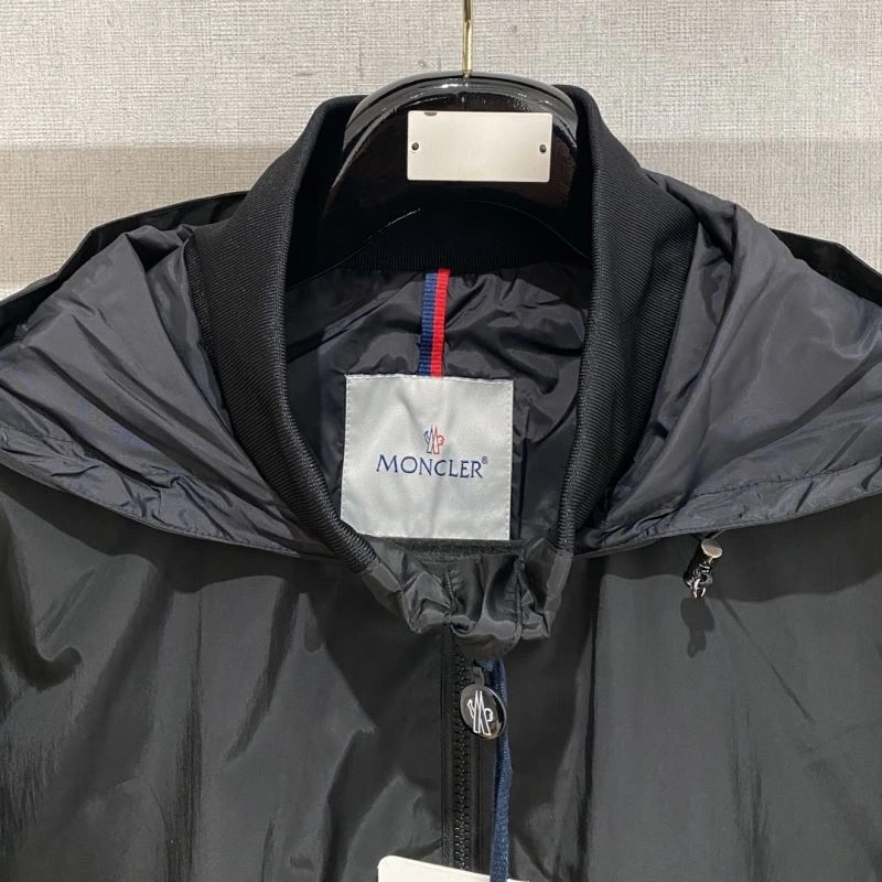 Moncler Outwear SoftTouch 140679