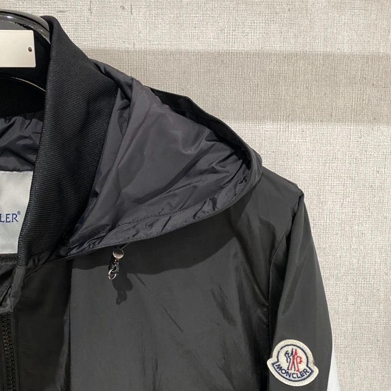 Moncler Outwear SoftTouch 140679