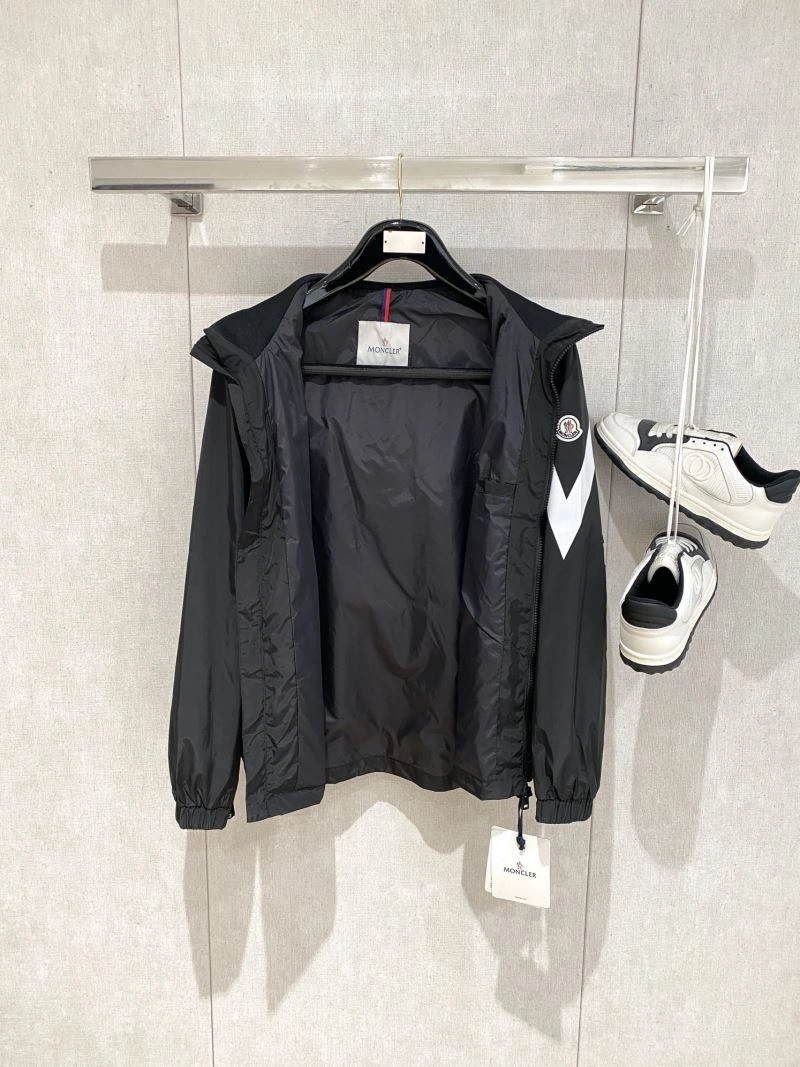 Moncler Outwear SoftTouch 140679