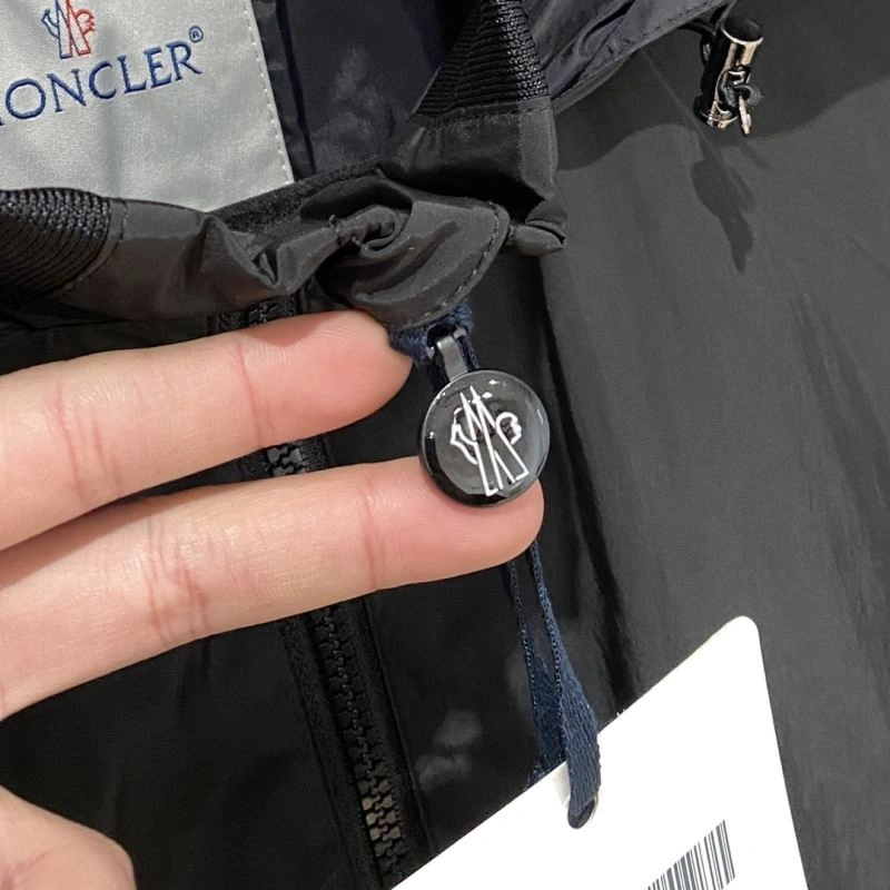 Moncler Outwear SoftTouch 140679