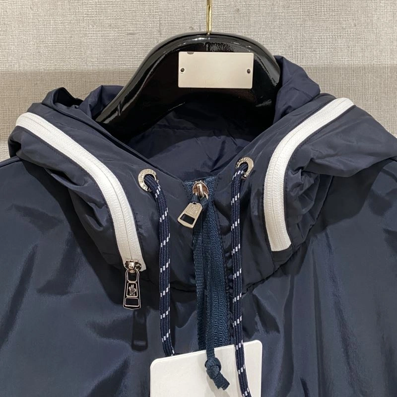 Functional Moncler Outwear 140675