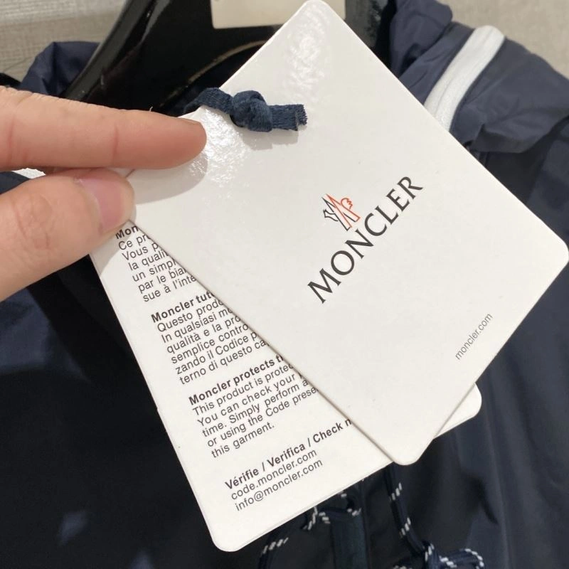 Functional Moncler Outwear 140675