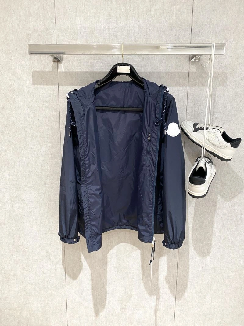Functional Moncler Outwear 140675