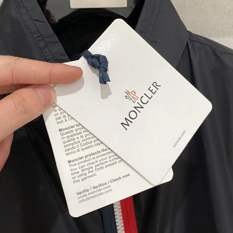 Moncler Outwear OnTrend 140674