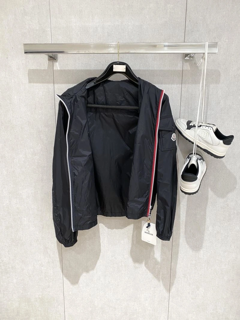 Moncler Outwear OnTrend 140674