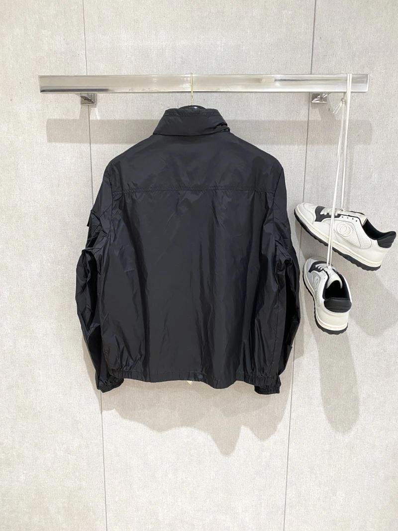 Moncler Outwear OnTrend 140674