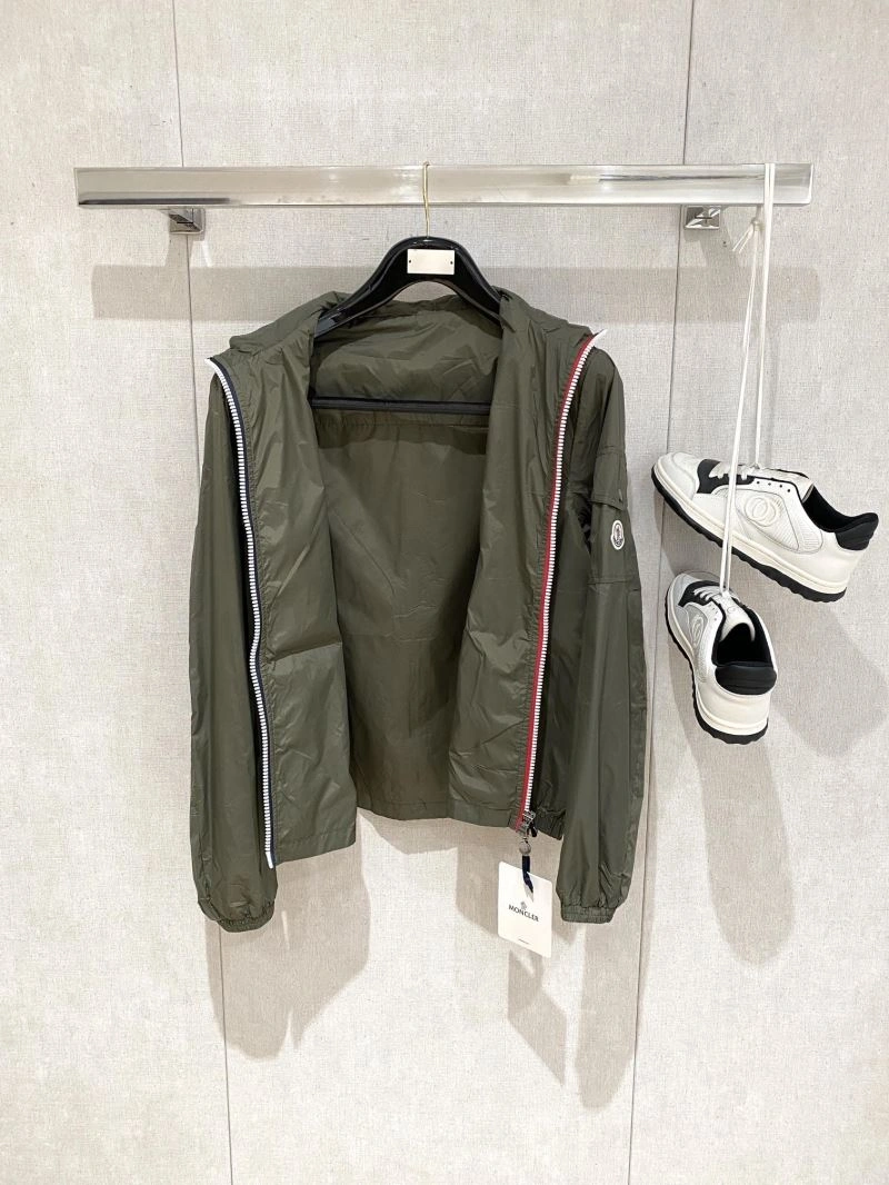 WrinkleFree Moncler Outwear 140666