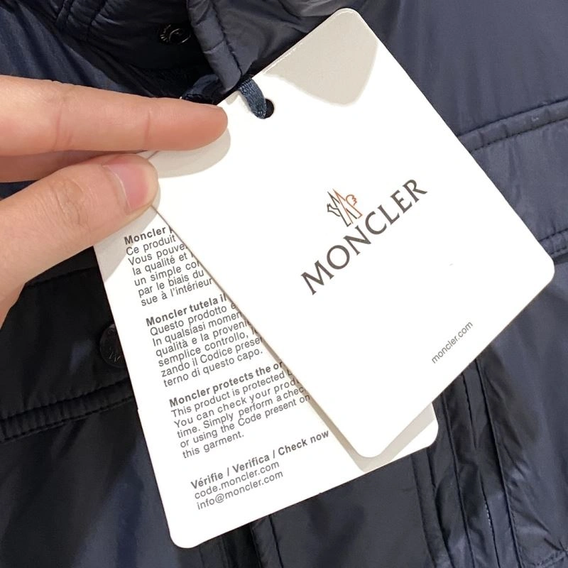 Bold Moncler Outwear 140662