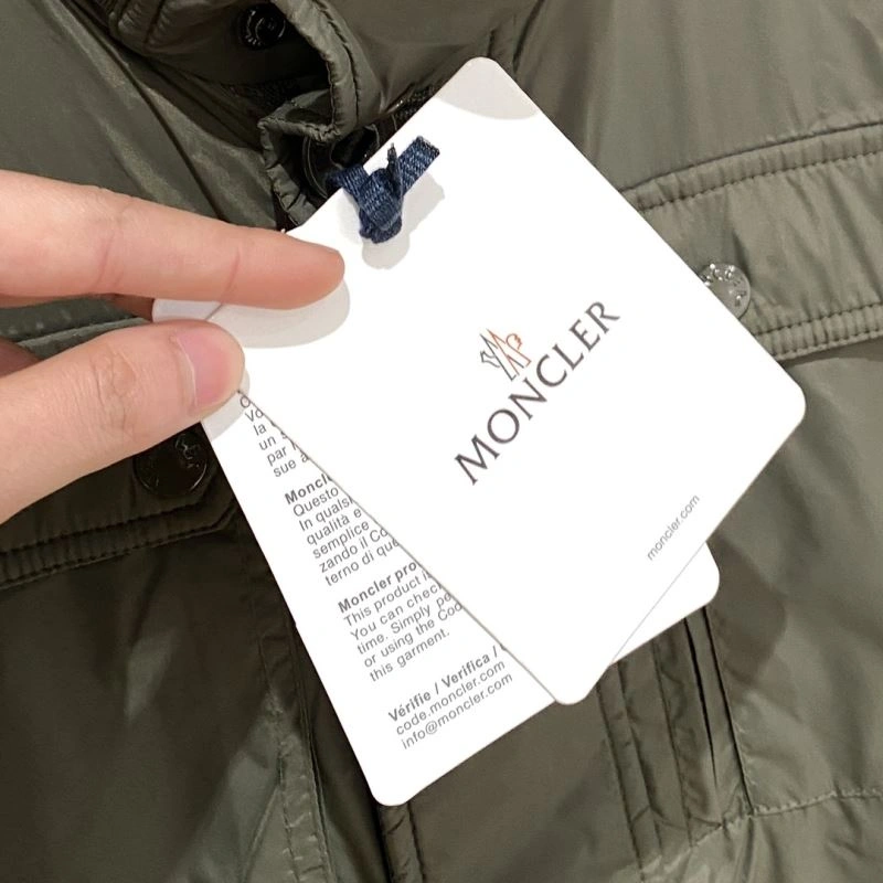 ZipUp Moncler Outwear 140670