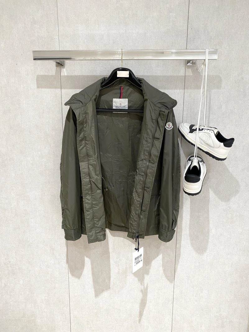 ZipUp Moncler Outwear 140670