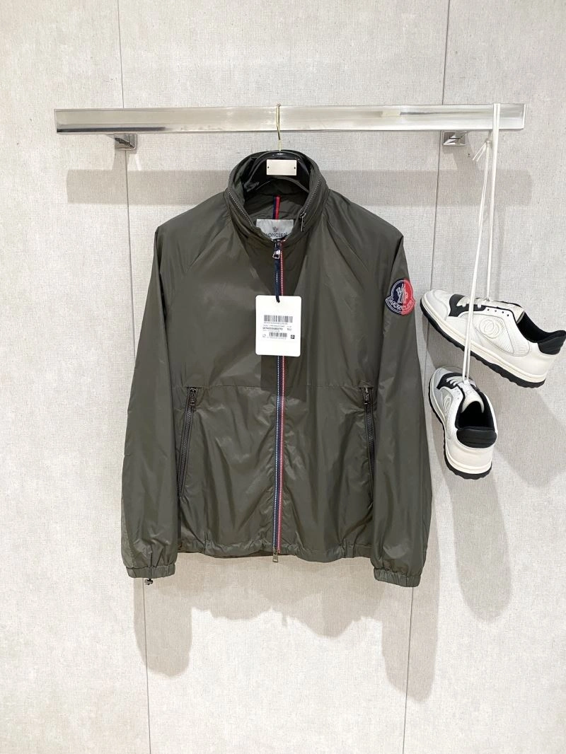 Moncler Outwear ModernLook 140673