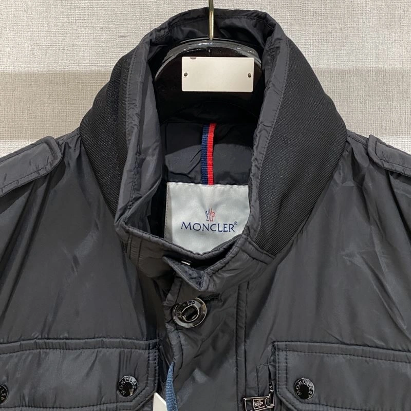 Moncler Outwear ComfortFit 140667