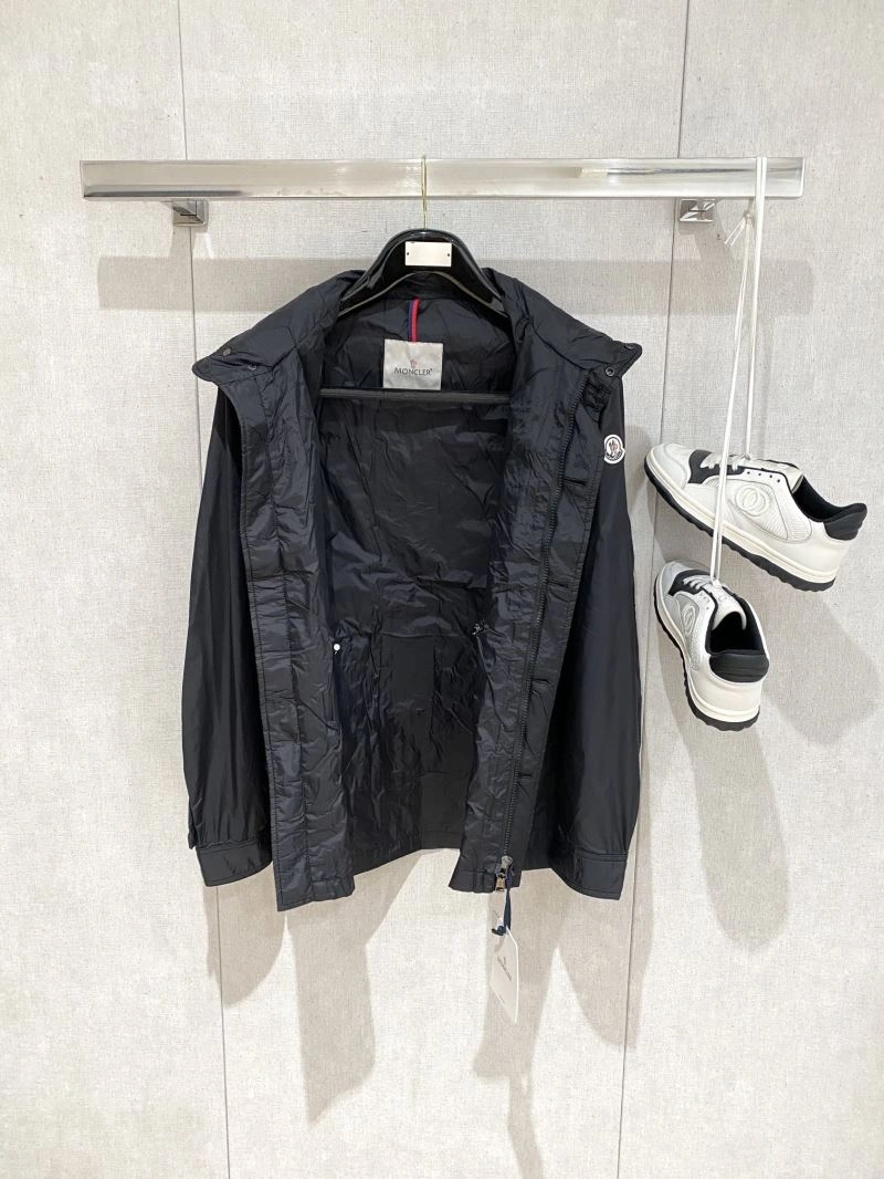 Moncler Outwear ComfortFit 140667