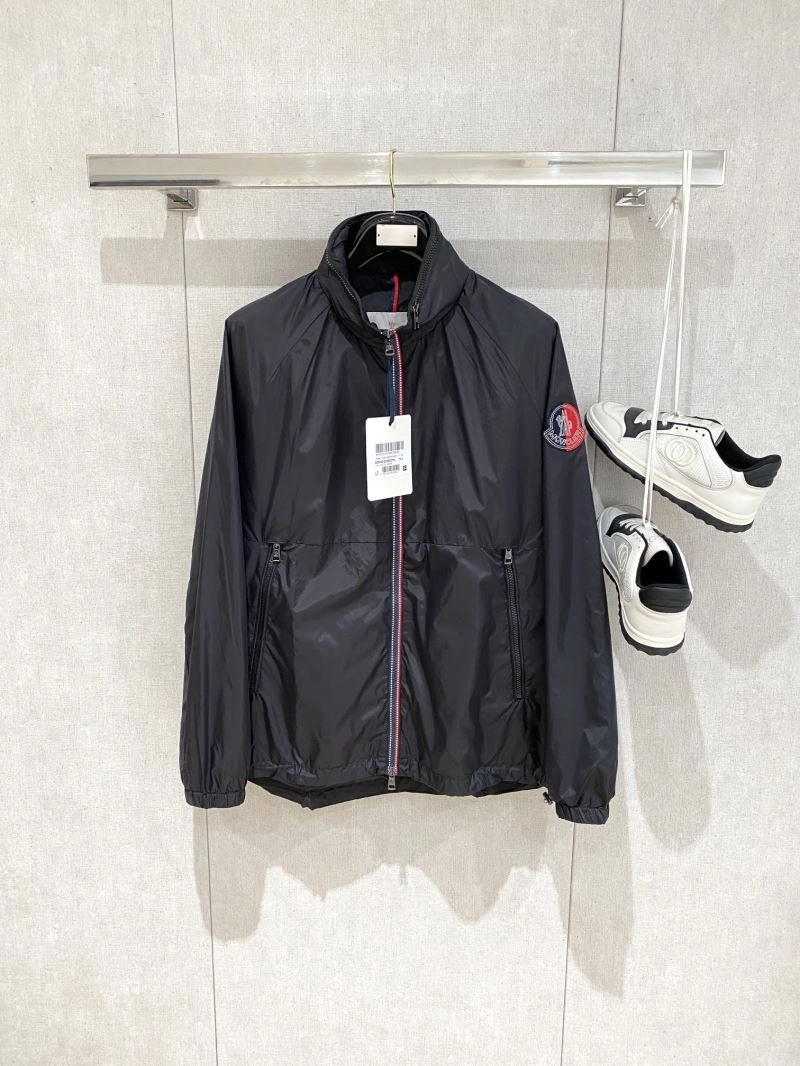 Effortless Moncler Outwear 140681