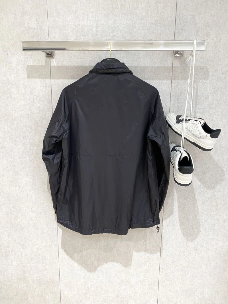 Effortless Moncler Outwear 140681