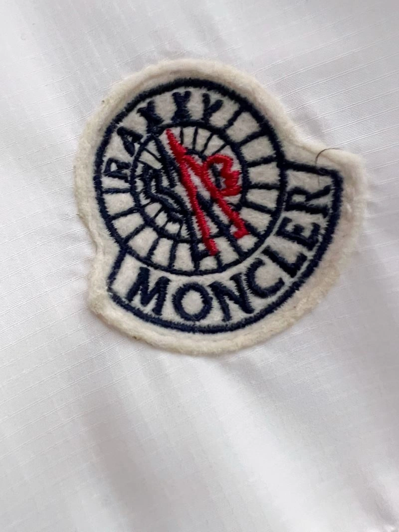Moncler Outwear Durable 140688