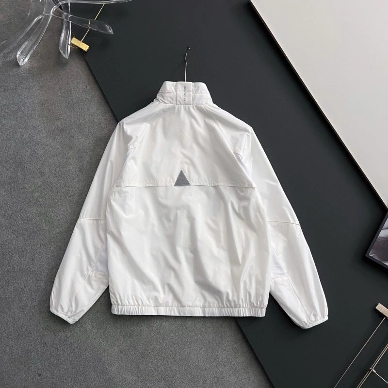 Moncler Outwear Durable 140688