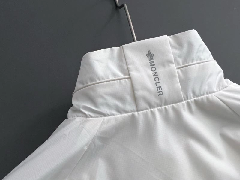 Moncler Outwear Durable 140688