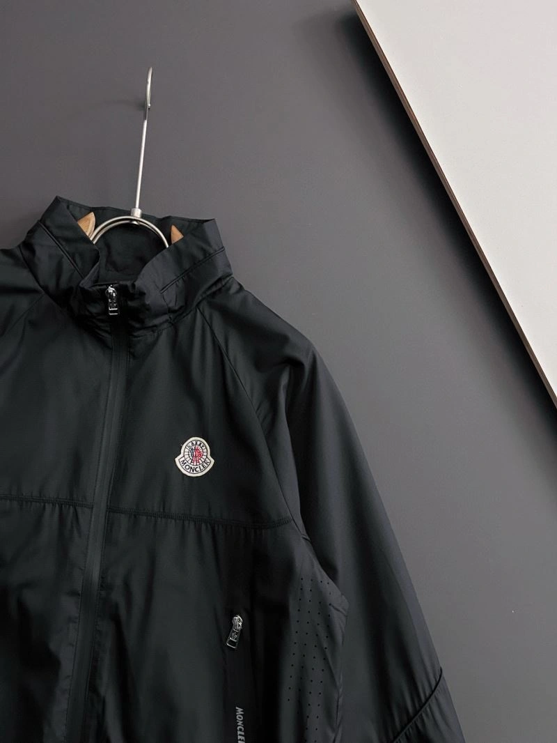 Moncler Outwear Compact 140672